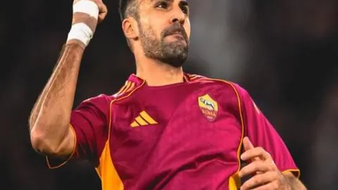 米兰体育力克萨索洛，挺进意大利杯16强激战之门。